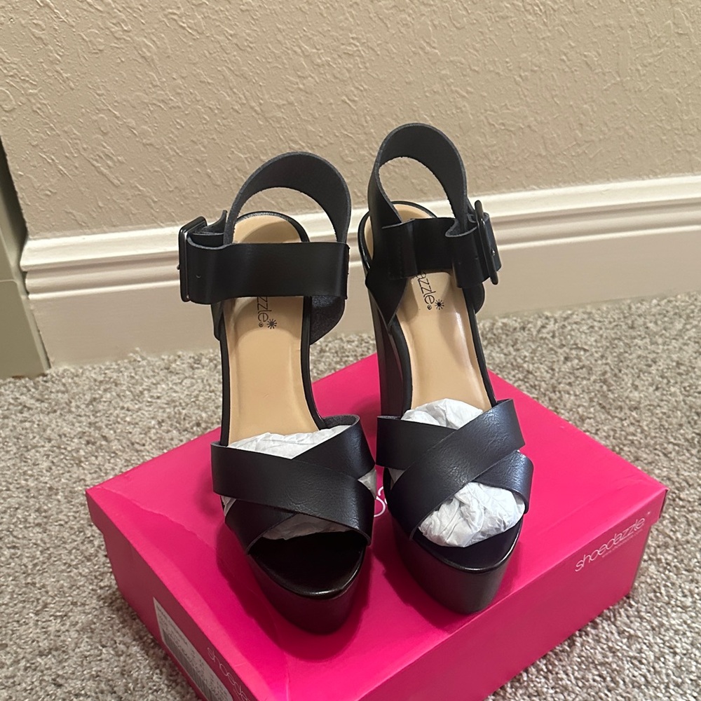 ShoeDazzle open toe heels - Picture 2 of 7